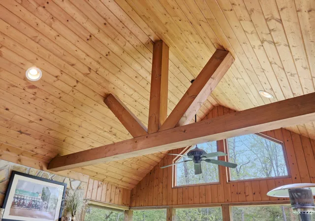Photo 2 of Single family home for sale at 15 Middle Crk Rd, Signal Mountain, TN 37377 | MLS# 3529629 | Listing updated on 2026-09-16