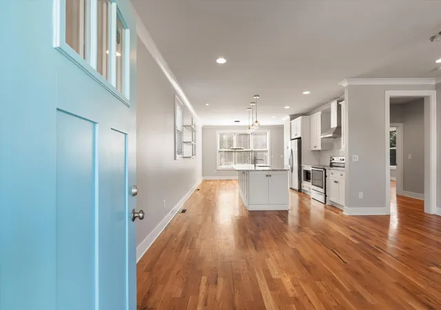 Photo 3 of Single family home for sale at 910 Trice Dr, Nashville, TN 37209 | MLS# 3530817 | Listing updated on 2026-09-16