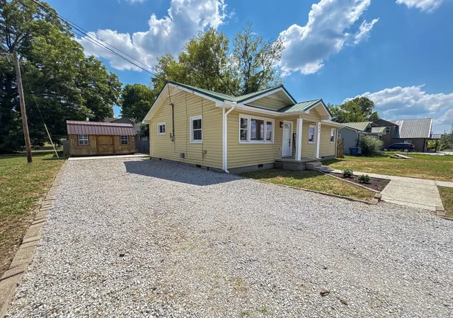 Photo 2 of Single family home for sale at 311 Madison St, Manchester, TN 37355 | MLS# 3530909 | Listing updated on 2026-09-22