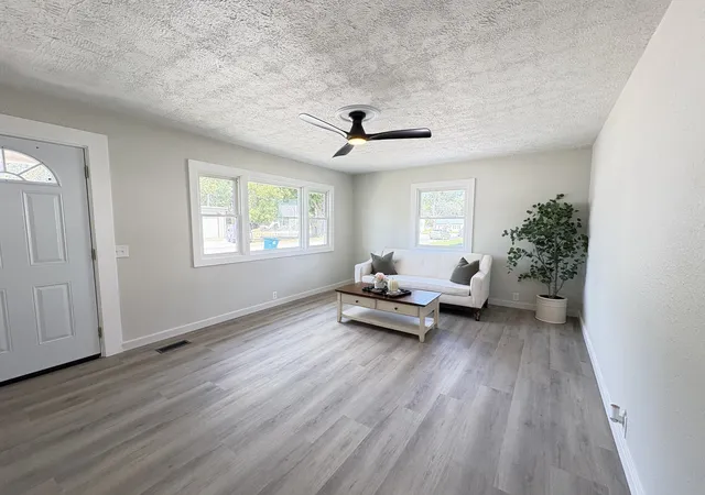 Photo 3 of Single family home for sale at 311 Madison St, Manchester, TN 37355 | MLS# 3530909 | Listing updated on 2026-09-22
