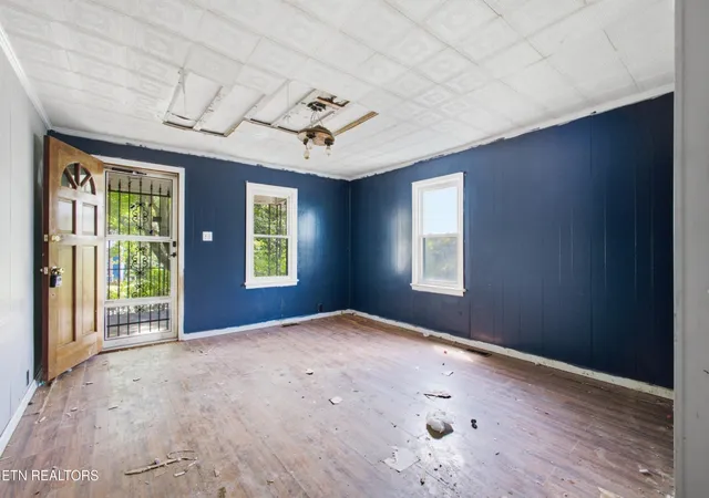Photo 2 of Single family home for sale at 547 Henderson St, Harriman, TN 37748 | MLS# 3531016 | Listing updated on 2026-09-17