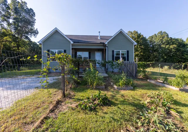 Photo 2 of Single family home for sale at 804 Nels Adams Rd, Dickson, TN 37055 | MLS# 3542472 | Listing updated on 2026-09-17