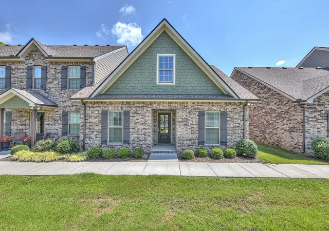 Photo 2 of Townhouse for sale at 5610 Maples Retreat Dr, Murfreesboro, TN 37127 | MLS# 3544230 | Listing updated on 2026-09-19