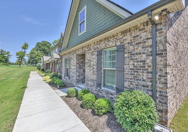 Photo 4 of Townhouse for sale at 5610 Maples Retreat Dr, Murfreesboro, TN 37127 | MLS# 3544230 | Listing updated on 2026-09-19