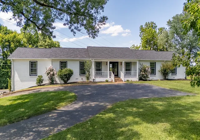Photo 1 of Single family home for sale at 2208 Bowman Rd, Franklin, TN 37064 | MLS# 3541456 | Listing updated on 2026-09-08