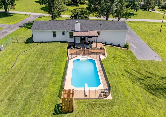 Photo 2 of Single family home for sale at 2208 Bowman Rd, Franklin, TN 37064 | MLS# 3541456 | Listing updated on 2026-09-08