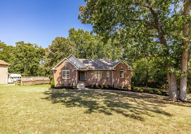 Photo 2 of Single family home for sale at 3005 Lana Ln, Greenbrier, TN 37073 | MLS# 3593225 | Listing updated on 2026-09-28