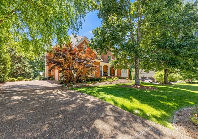 Photo 2 of Mansion for sale at 31 Mountain Orchard Path, Signal Mountain, TN 37377 | MLS# 3542254 | Listing updated on 2026-09-25