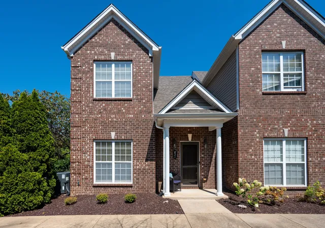 Photo 3 of Townhouse for sale at 831 General Cabot Ct, Murfreesboro, TN 37129 | MLS# 3593795 | Listing updated on 2026-10-08