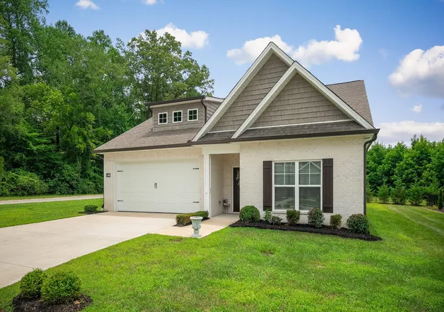 Photo 3 of Single family home for sale at 1400 Village Loop, Cookeville, TN 38501 | MLS# 3542458 | Listing updated on 2026-09-08