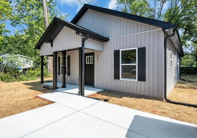 Photo 1 of Sale Pending at 315 S Maple St, Tullahoma, TN 37388 | MLS# 3542582 | Listing updated on 2026-09-08