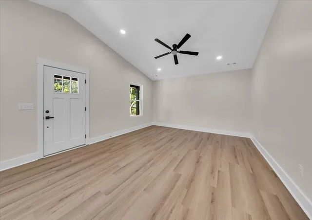 Photo 3 of Sale Pending at 315 S Maple St, Tullahoma, TN 37388 | MLS# 3542582 | Listing updated on 2026-09-08