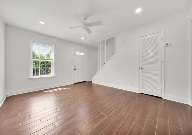 Photo 3 of Townhouse for sale at 122 Porter Ter, Nashville, TN 37206 | MLS# 3542915 | Listing updated on 2026-09-22