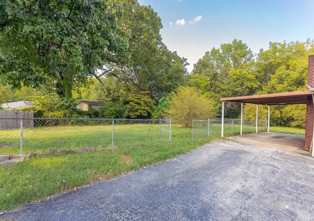 Photo 2 of Single family home for sale at 7708 Basswood Dr, Chattanooga, TN 37416 | MLS# 3542645 | Listing updated on 2026-10-09