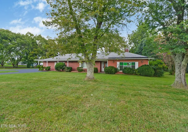 Photo 2 of Single family home for sale at 1378 Sparta Hwy, Crossville, TN 38572 | MLS# 3542660 | Listing updated on 2026-09-08