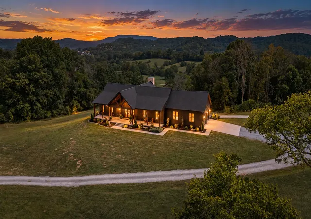 Single family home for sale at 136 Big Orange Ln, Woodbury, TN 37190 | MLS# 3543174