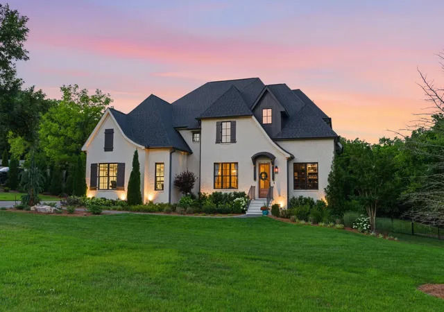 Photo 1 of Single family home for sale at 2108 Timberwood Pl, Nashville, TN 37215 | MLS# 3593050 | Listing updated on 2026-09-16