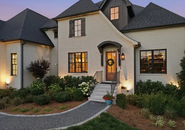 Photo 2 of Single family home for sale at 2108 Timberwood Pl, Nashville, TN 37215 | MLS# 3593050 | Listing updated on 2026-09-16