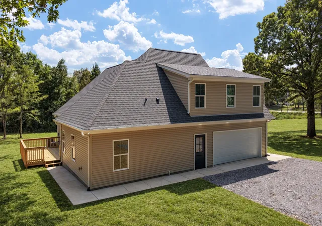 Photo 3 of Single family home for sale at 2554 Hwy 41a N, Shelbyville, TN 37160 | MLS# 3544211 | Listing updated on 2026-09-09