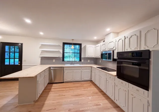 Photo 2 of Single family home for sale at 1904 Cromwell Dr, Nashville, TN 37215 | MLS# 3544428 | Listing updated on 2026-09-17
