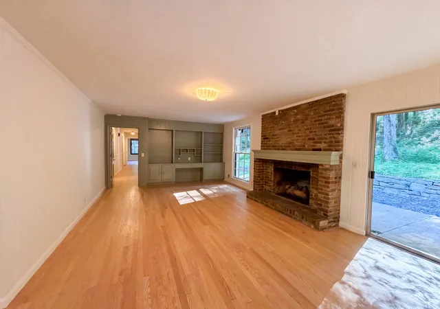 Photo 3 of Single family home for sale at 1904 Cromwell Dr, Nashville, TN 37215 | MLS# 3544428 | Listing updated on 2026-09-17