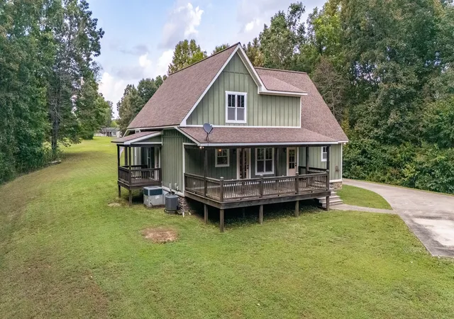 Photo 3 of Single family home for sale at 700 Old Johnson Lake Rd, Loretto, TN 38469 | MLS# 3544748 | Listing updated on 2026-09-28