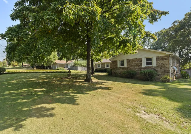Photo 2 of Single family home for sale at 126 Robin Hood Rd, Dickson, TN 37055 | MLS# 3594057 | Listing updated on 2026-10-08
