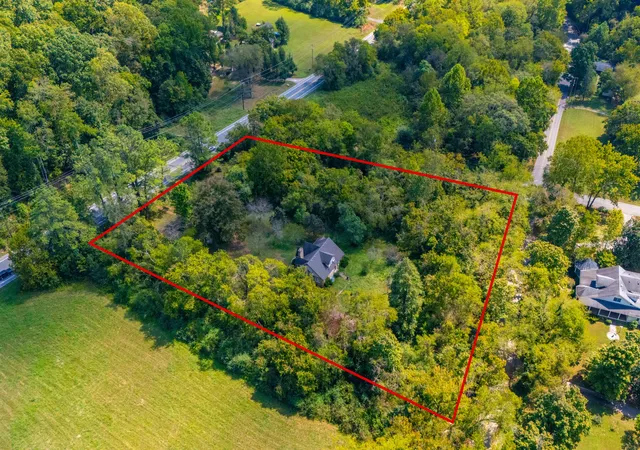 Photo 3 of Single family home for sale at 5111 Clarksville Hwy, Whites Creek, TN 37189 | MLS# 3593171 | Listing updated on 2026-09-16