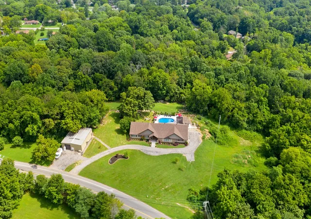 Photo 3 of Single family home for sale at 2385 Old Ashland City Rd, Clarksville, TN 37043 | MLS# 3593822 | Listing updated on 2026-10-08