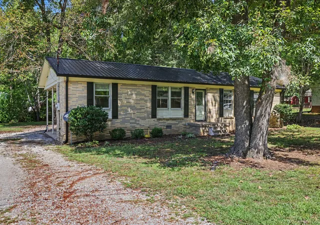 Photo 2 of Single family home for sale at 761 Cherokee Dr, New Johnsonville, TN 37134 | MLS# 3592965 | Listing updated on 2026-09-16