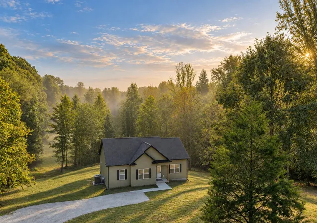 Photo 1 of Single family home for sale at 1026 Promise Land Rd, Charlotte, TN 37036 | MLS# 3594342 | Listing updated on 2026-09-18