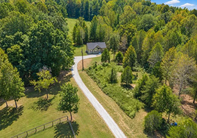 Photo 2 of Single family home for sale at 1026 Promise Land Rd, Charlotte, TN 37036 | MLS# 3594342 | Listing updated on 2026-09-18