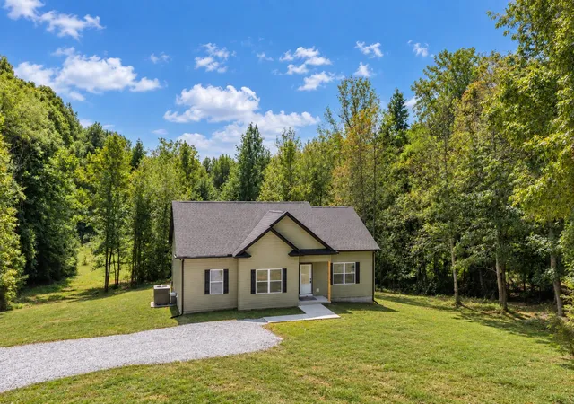 Photo 3 of Single family home for sale at 1026 Promise Land Rd, Charlotte, TN 37036 | MLS# 3594342 | Listing updated on 2026-09-18