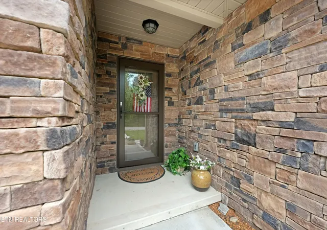 Photo 2 of Single family home for sale at 140 Laswell Ln, Crossville, TN 38558 | MLS# 3545456 | Listing updated on 2026-09-24