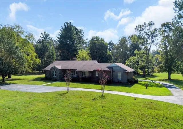 Single family home for sale at 219 Cat Crk Rd, Manchester, TN 37355 | MLS# 3546874