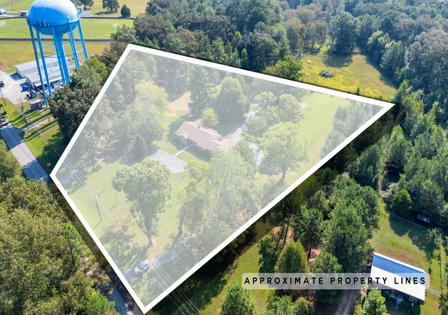 Photo 1 of Single family home for sale at 219 Cat Crk Rd, Manchester, TN 37355 | MLS# 3546874 | Listing updated on 2026-09-23