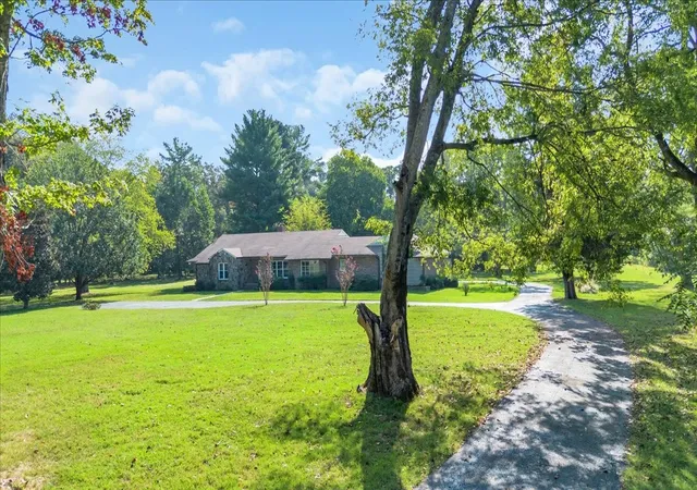 Photo 2 of Single family home for sale at 219 Cat Crk Rd, Manchester, TN 37355 | MLS# 3546874 | Listing updated on 2026-09-23