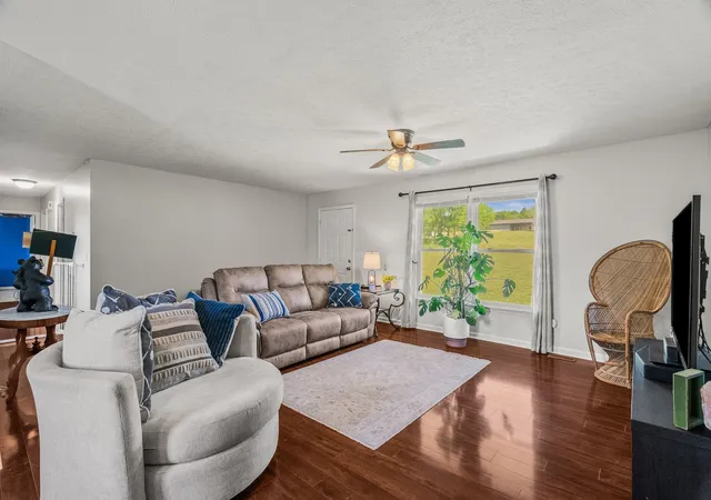 Photo 3 of Single family home for sale at 3922 Armstrong Rd, Springfield, TN 37172 | MLS# 3593005 | Listing updated on 2026-09-16