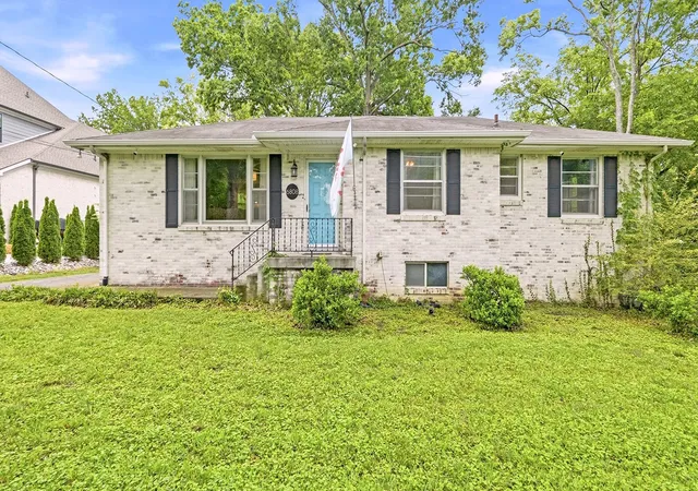 Photo 1 of Single family home for sale at 6808 Fleetwood Dr, Nashville, TN 37205 | MLS# 3593725 | Listing updated on 2026-09-17
