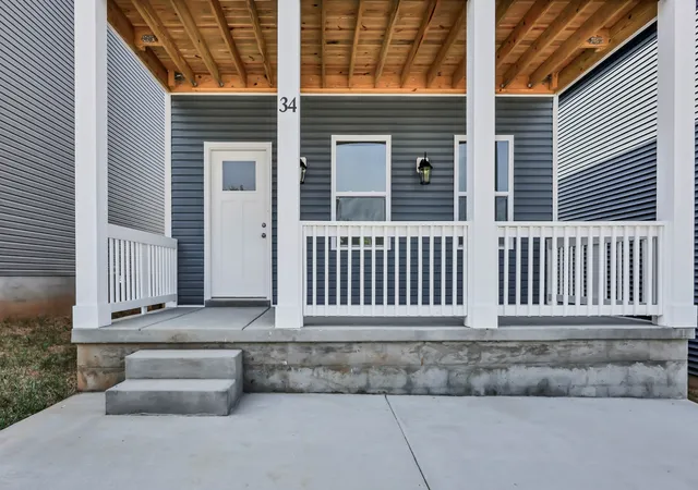 Photo 3 of Single family home for sale at 34 Dixon Dr, Clarksville, TN 37040 | MLS# 3593233 | Listing updated on 2026-09-16