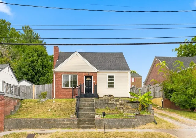 Photo 1 of Single family home for sale at 409 7th Avenue W, Springfield, TN 37172 | MLS# 3545971 | Listing updated on 2026-09-16