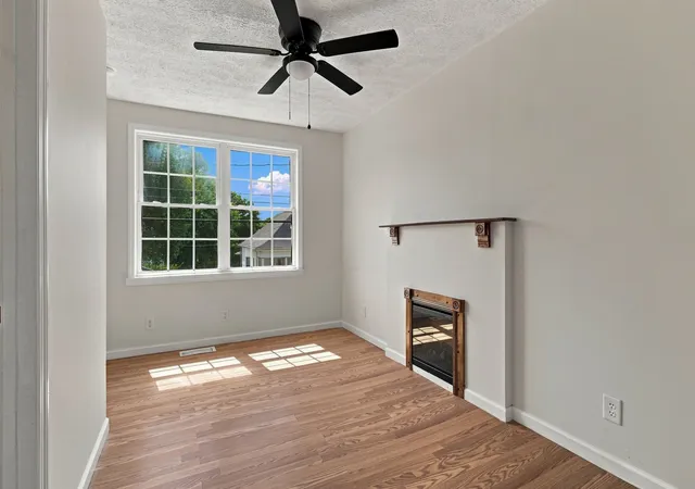 Photo 3 of Single family home for sale at 409 7th Avenue W, Springfield, TN 37172 | MLS# 3545971 | Listing updated on 2026-09-16