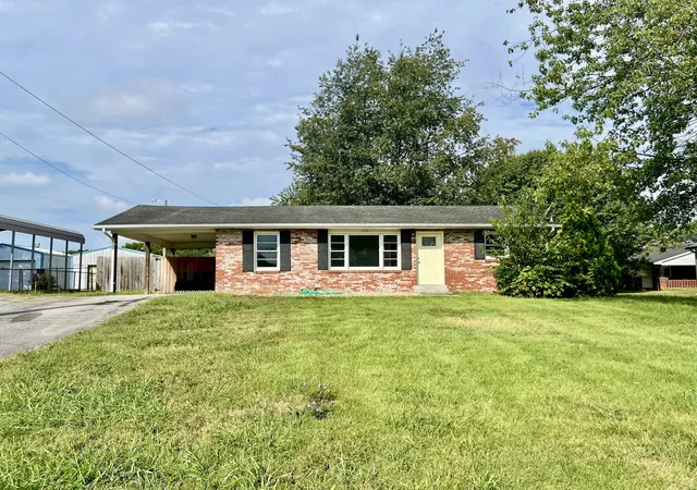 Single family home for sale at 519 Robey St, Franklin, KY 42134 | MLS# 3594266