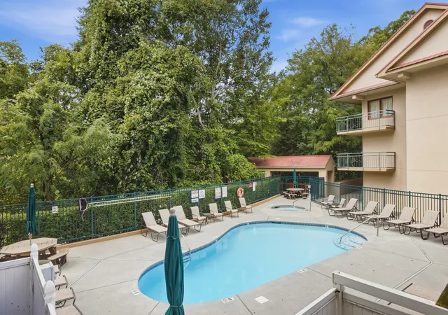 Listing Photo 4 - Condo for sale in building located at 120 Bon Air Dr, Gatlinburg, TN 37738 - Unit #2042
