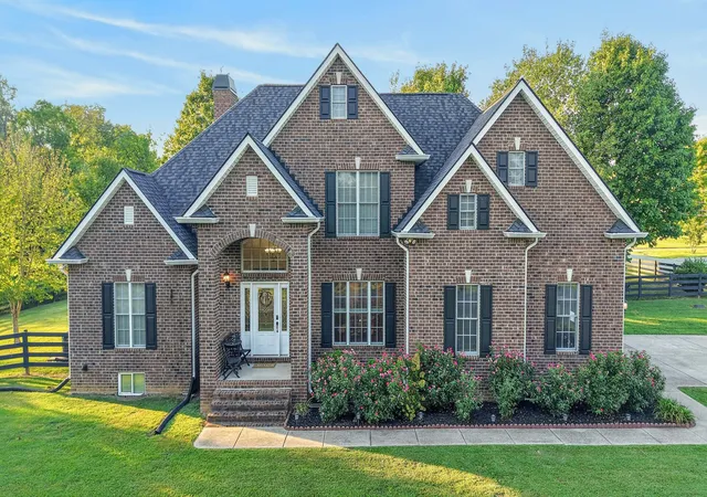 Single family home for sale at 1001 Arbor Dr, Castalian Springs, TN 37031 | MLS# 3592215