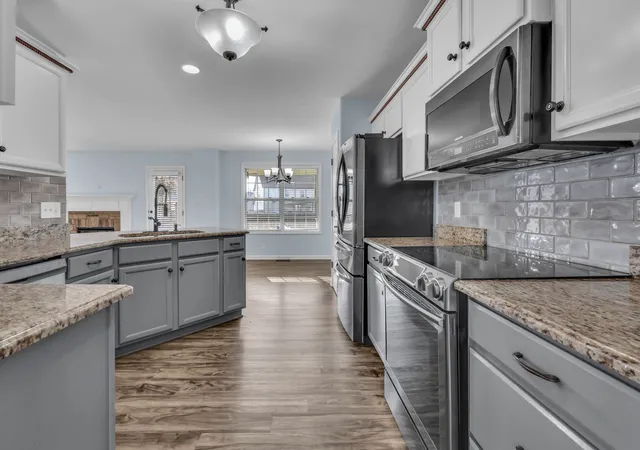 Photo 3 of Single family home for sale at 3762 Suiter Rd, Clarksville, TN 37040 | MLS# 3593930 | Listing updated on 2026-09-17