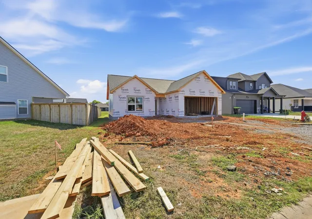Photo 3 of Single family home for sale at 535 Ayden Ln, Clarksville, TN 37042 | MLS# 3548054 | Listing updated on 2026-09-16