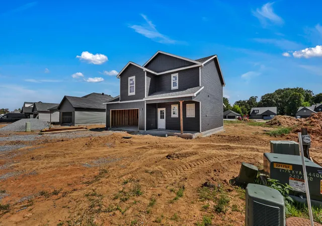 Photo 3 of Single family home for sale at 179 Donegal Dr, Clarksville, TN 37042 | MLS# 3548068 | Listing updated on 2026-09-18