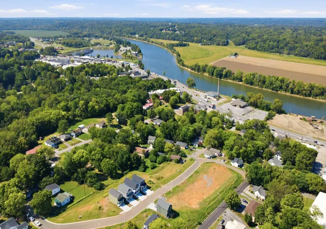 Photo 1 of Single family home for sale at 30 Dixon Dr, Clarksville, TN 37040 | MLS# 3593230 | Listing updated on 2026-09-16