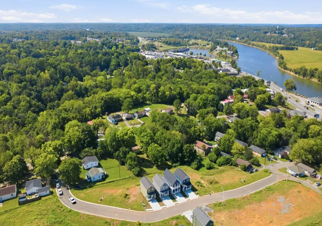 Photo 2 of Single family home for sale at 30 Dixon Dr, Clarksville, TN 37040 | MLS# 3593230 | Listing updated on 2026-09-16